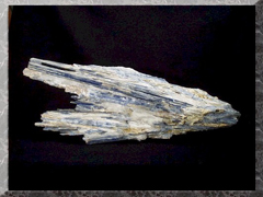 남정석(kyanite) 사진
