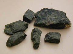 보통 휘석(augite) 사진