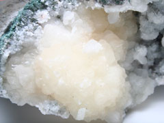 스틸바이트(stilbite) 사진