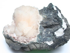 스틸바이트(stilbite) 사진