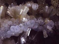 소다불석(natrolite) 사진