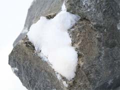 소다불석(natrolite) 사진